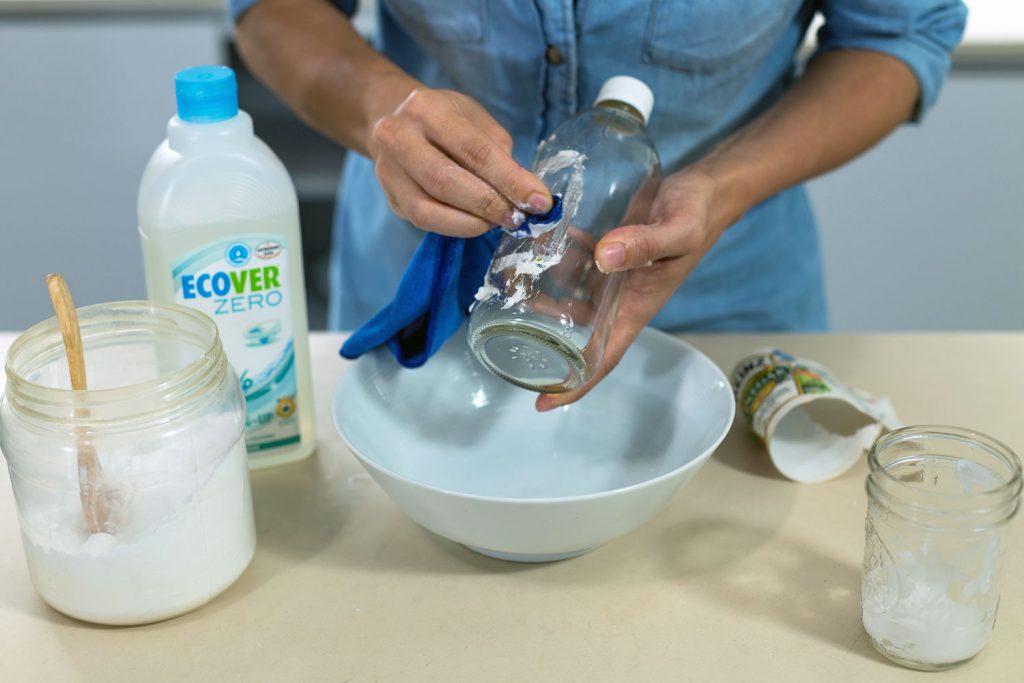 Ten Smart Uses for Dish Soap - Homemade Scrub Cleaner | littlegreendot.com