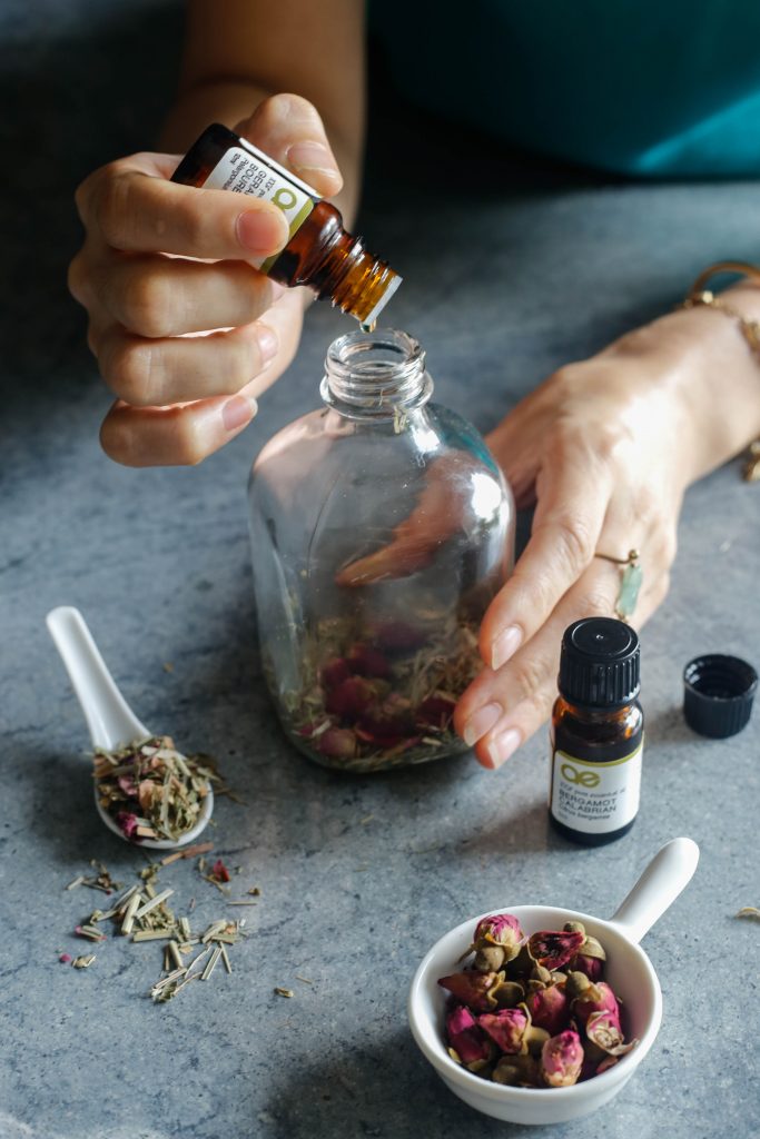 Summertime Breeze Body Oil Recipe | littlegreendot.com