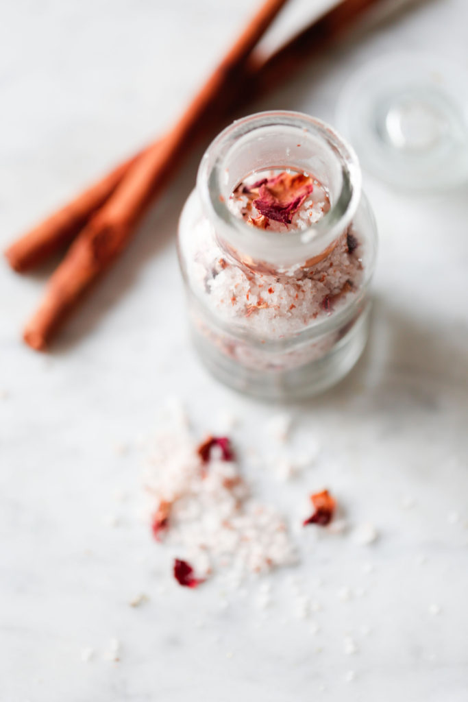 rose petal and cinnamon bath salt recipe | little green dot