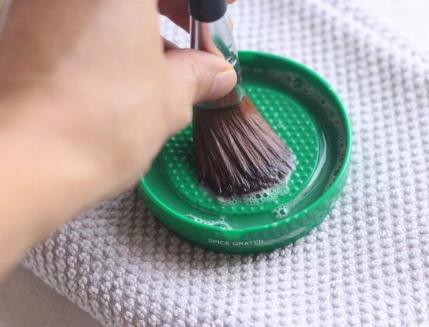Kick the Gadget Addiction // Repurposed Cleaning Tools